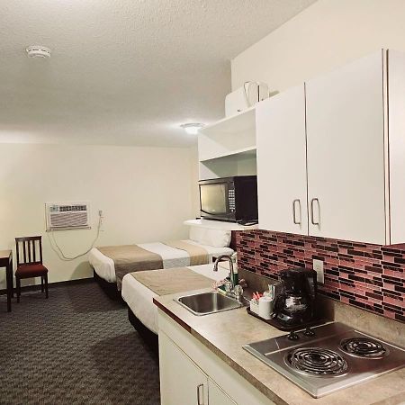 Canadian Motor Inn Grande Prairie Extérieur photo