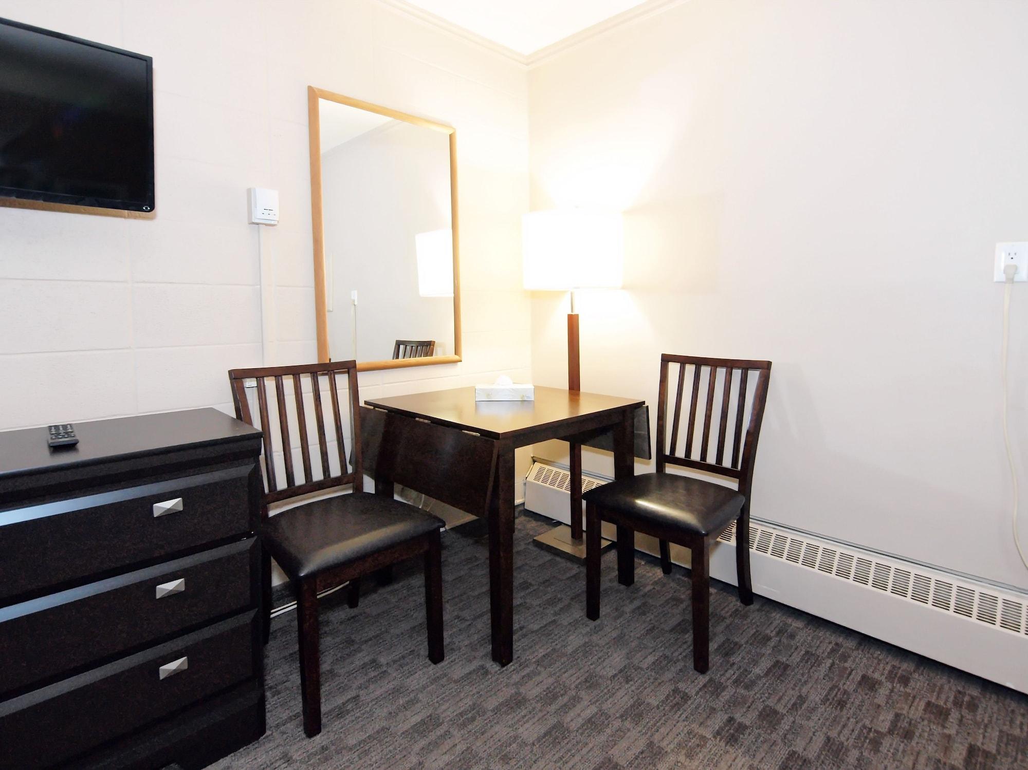 Canadian Motor Inn Grande Prairie Extérieur photo