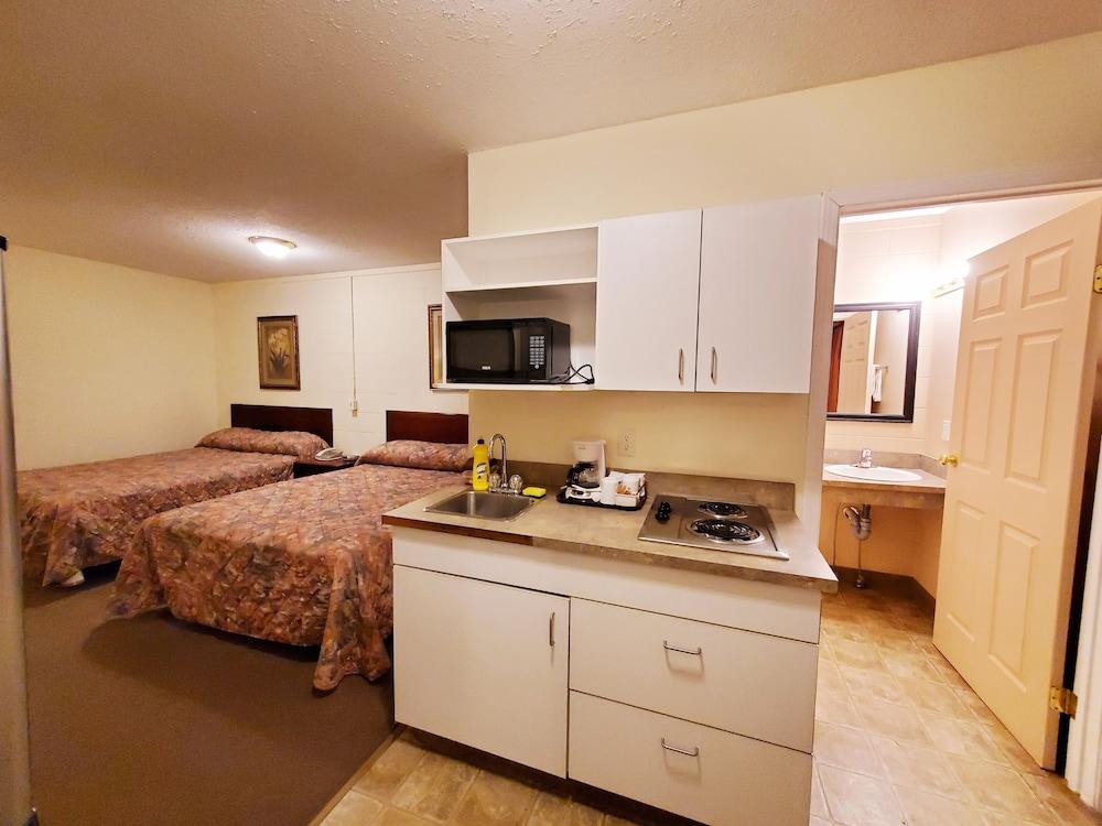 Canadian Motor Inn Grande Prairie Extérieur photo