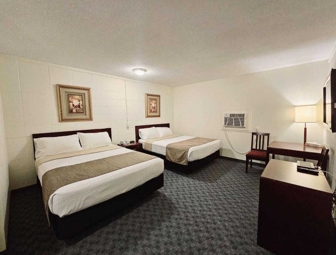 Canadian Motor Inn Grande Prairie Extérieur photo