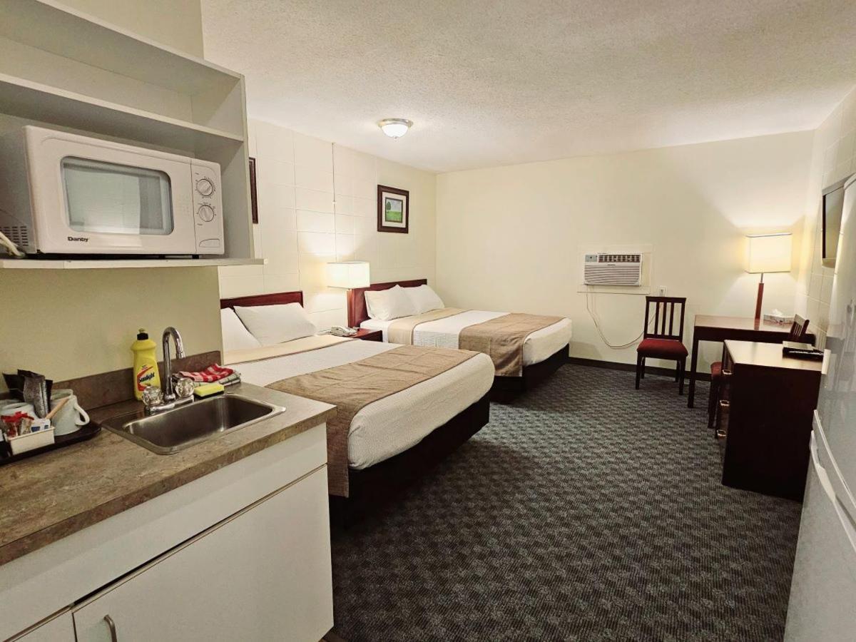 Canadian Motor Inn Grande Prairie Extérieur photo