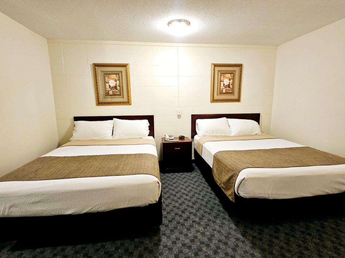 Canadian Motor Inn Grande Prairie Extérieur photo