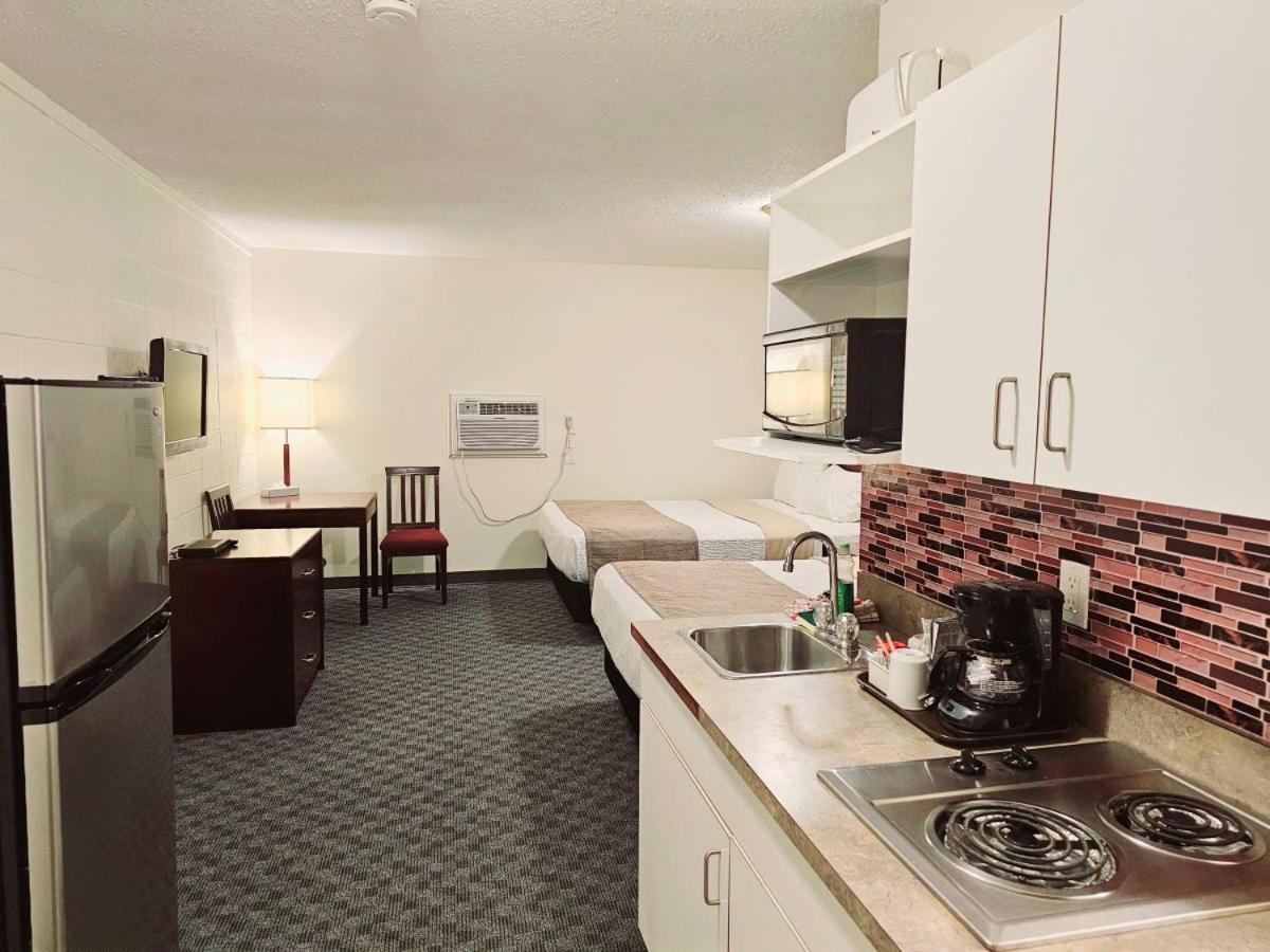 Canadian Motor Inn Grande Prairie Extérieur photo